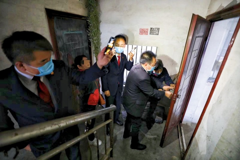 2交还钥匙.jpg