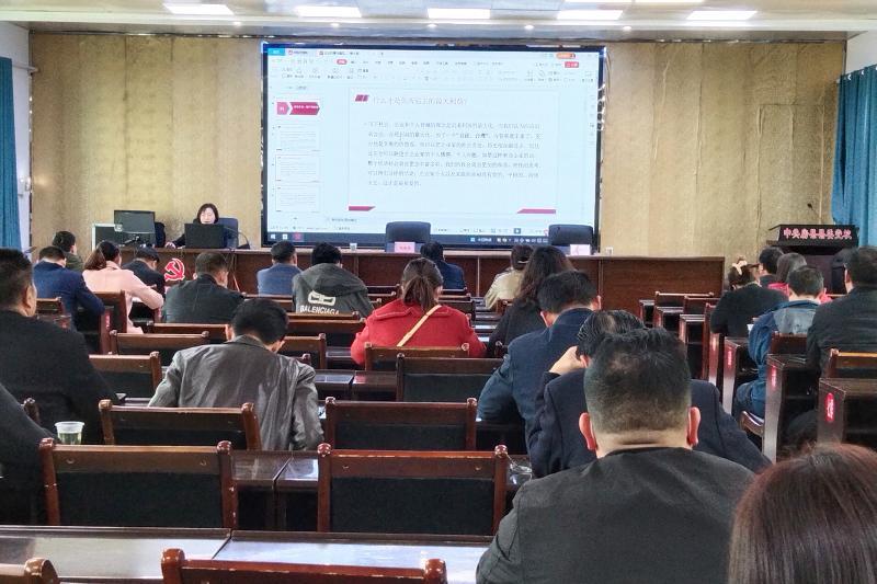 听课全景.jpg 听课全景.jpg