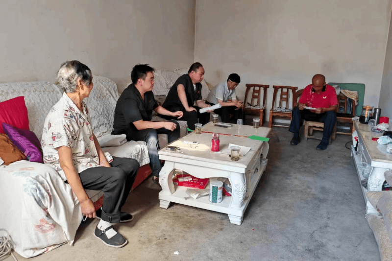 门古法庭会同综治办、司法局进行调解.png 门古法庭会同综治办、司法局进行调解.png