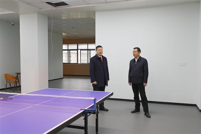 2月19日,林云国还对县法院院机关进行了实地走访调研 (1).jpg 2月19日,林云国还对县法院院机关进行了实地走访调研 (1).jpg